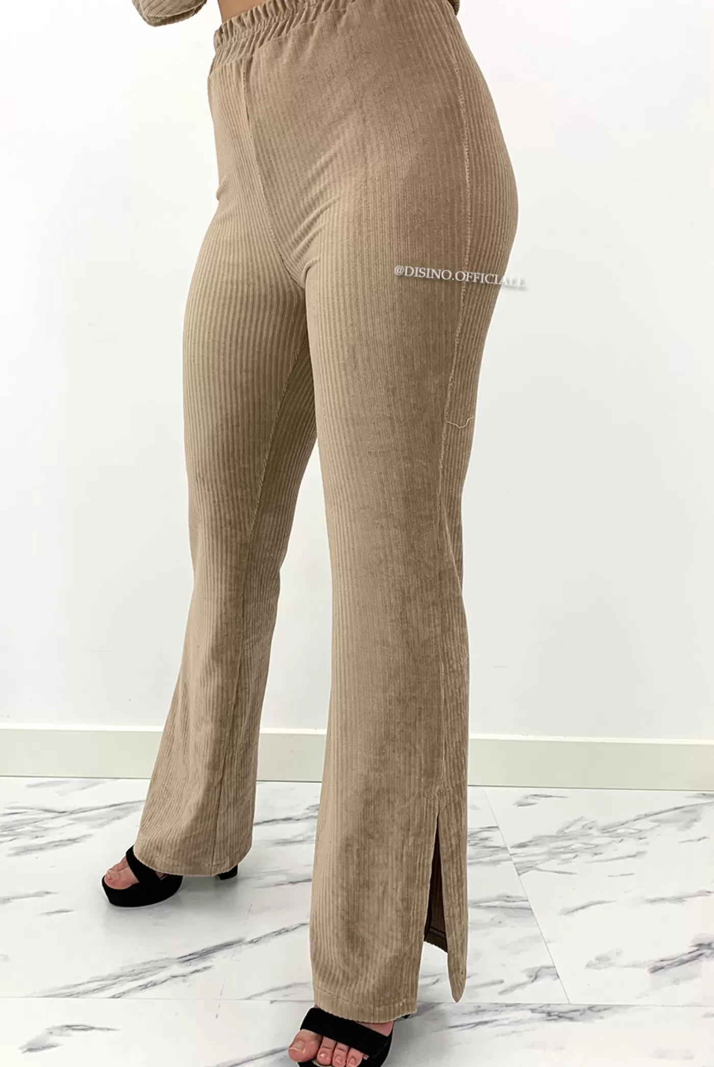 DISINO Beige - 'Meghan Flare' - Premium Quality Velvet Split Flare | Vrouw Trousers & Pants