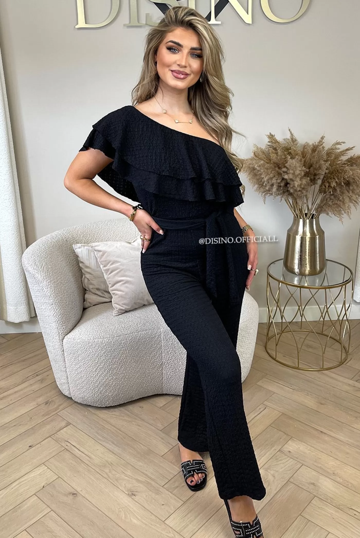 DISINO Black - 'Esmay Jumpsuit' - One Shoulder Ruffle Waffle Jumpsuit | Vrouw Jumpsuits & Playsuits