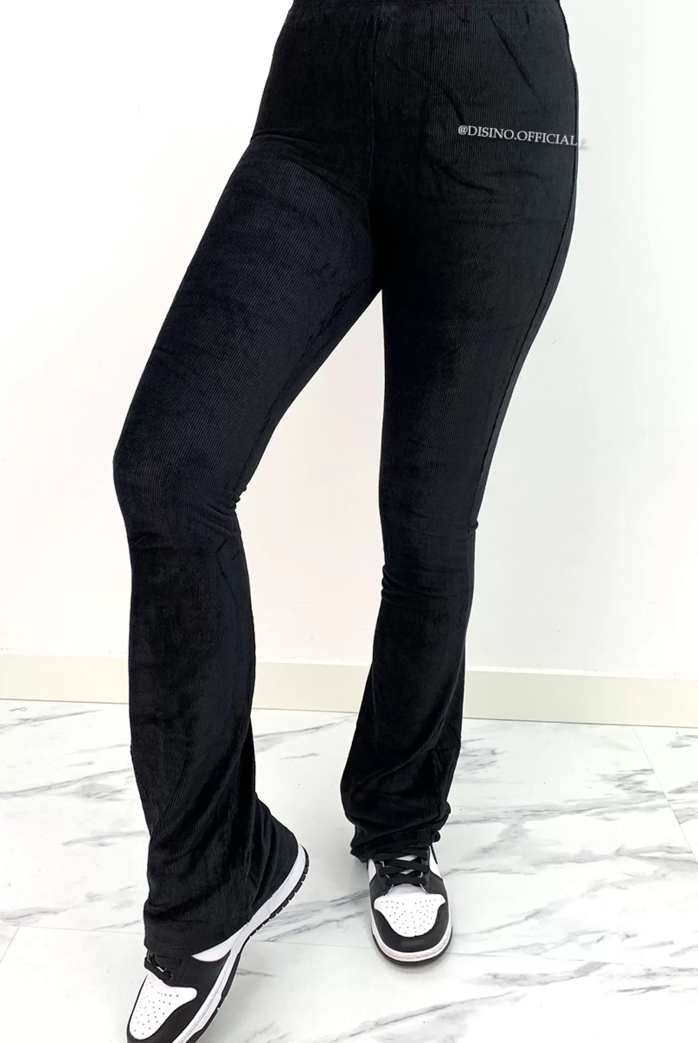 DISINO Black - 'Kyra' - Velvet Ribbed Flared Pants | Vrouw Trousers & Pants