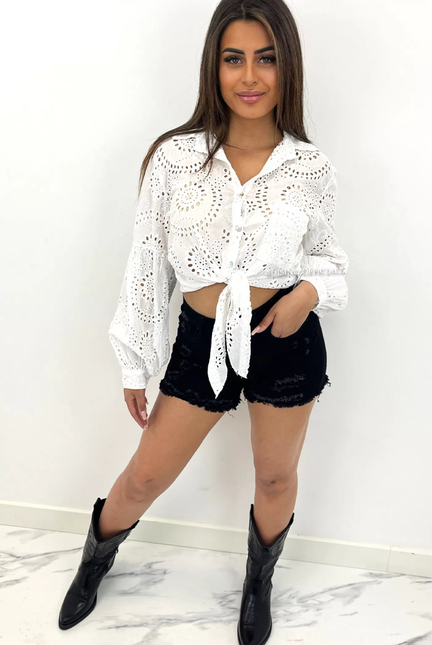 DISINO Black - 'Vince' - Super Stretch Extreme Ripped Denim Short - 326 | Vrouw Skirts & Shorts