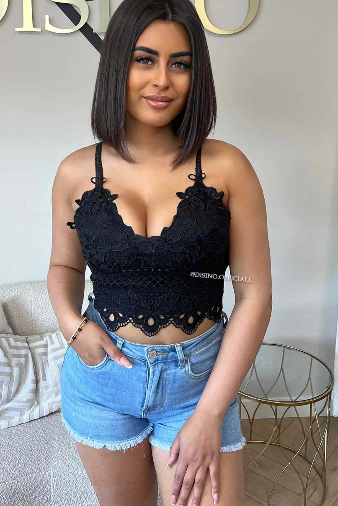 DISINO Black - 'Zoe' - Crochet Lace Crop Top | Vrouw Tops