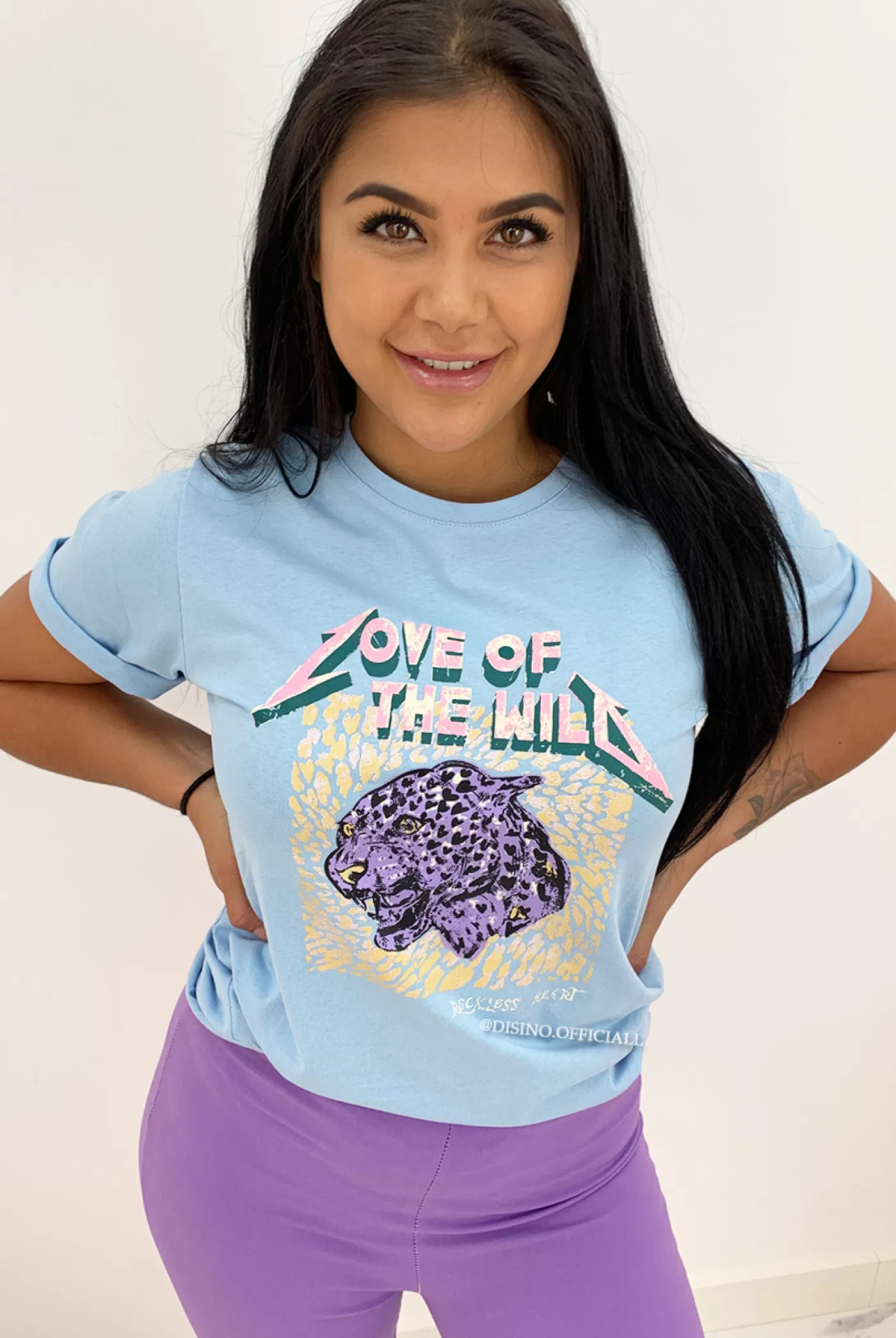 DISINO Blue Lila - 'Love Of The Wild' - Ambika Leo Tee | Vrouw It-Shirts