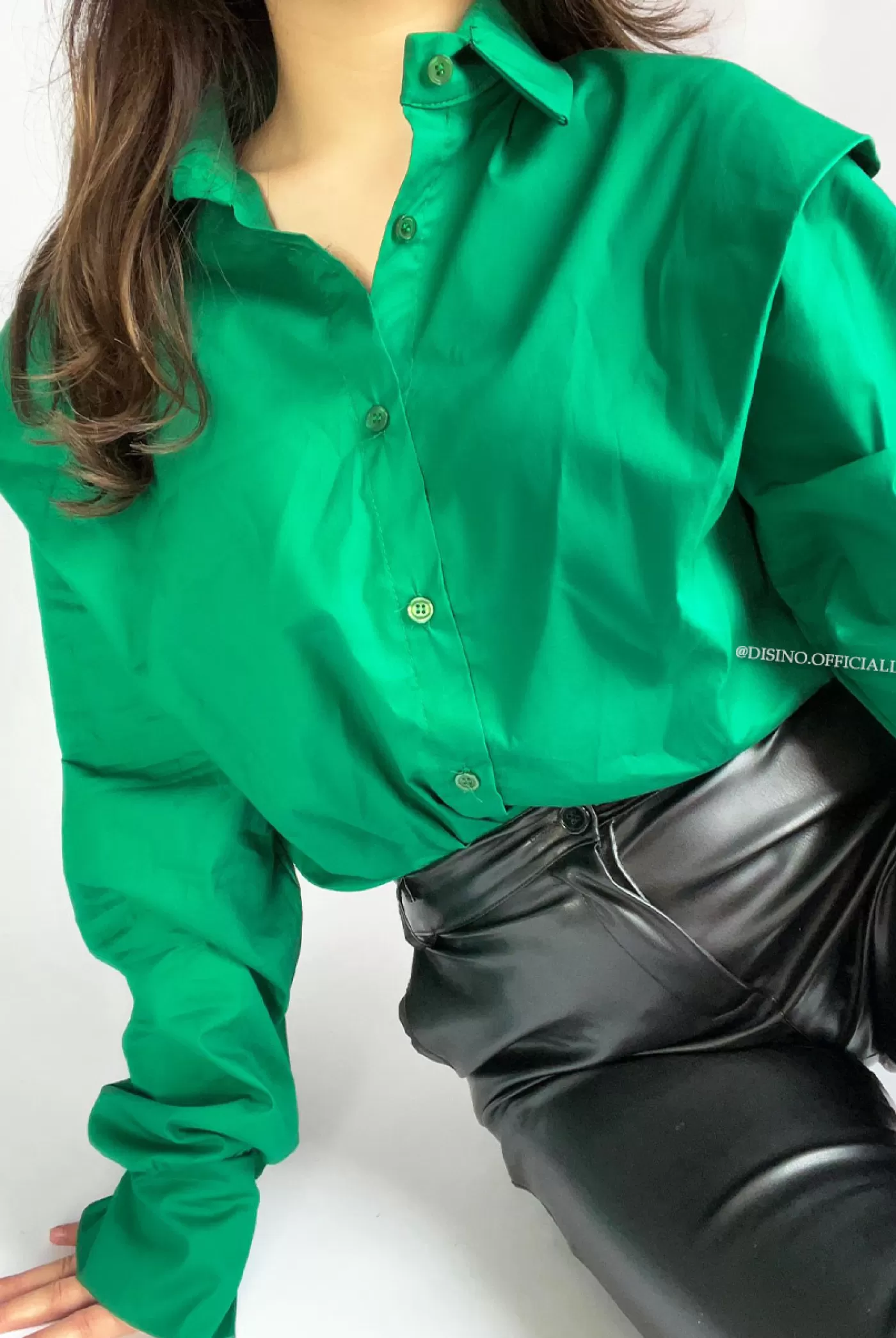 DISINO Green - 'Moira' - Oversized Puff Shoulder Blouse | Vrouw Blouses