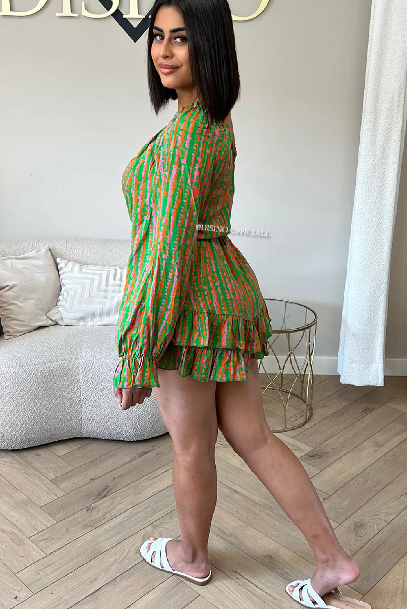 DISINO Green - 'Nona Playshort' - Inspired Print One Arm Ruffle Playshort | Vrouw Jumpsuits & Playsuits