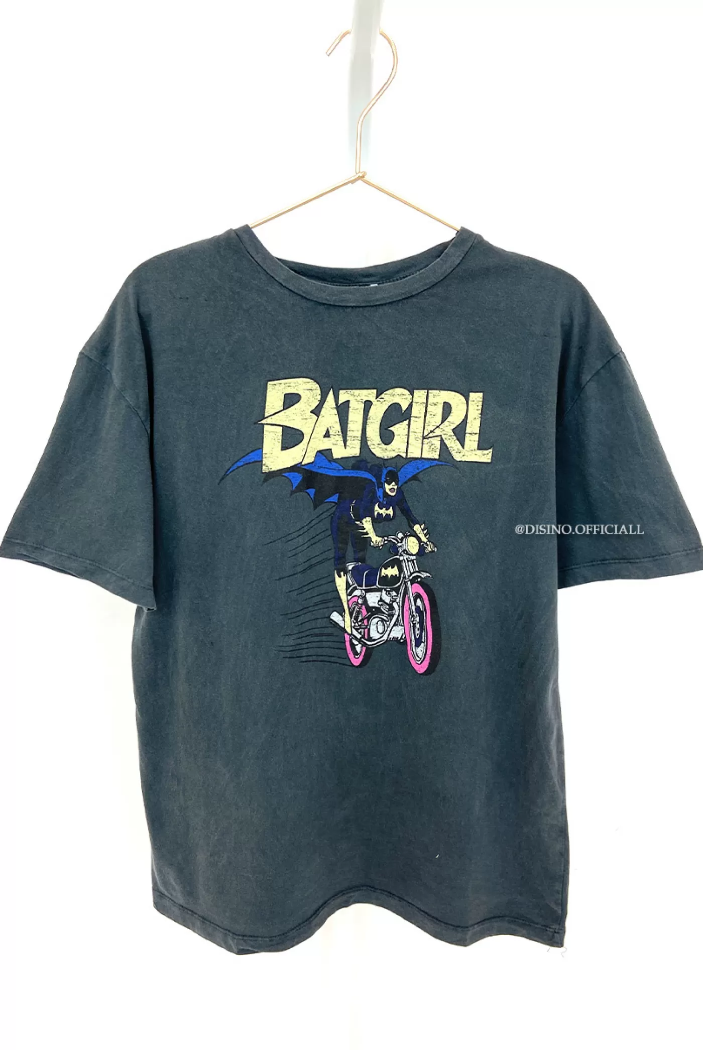 DISINO Grey Washed - 'Batgirl' - Oversized Designer Print Tee | Vrouw It-Shirts