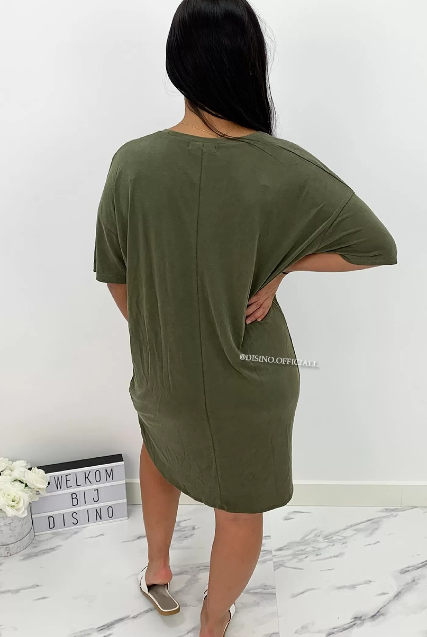 DISINO Khaki Green - 'Rikkie' - Premium Quality Oversized Basic Tee Dress | Vrouw It-Shirts