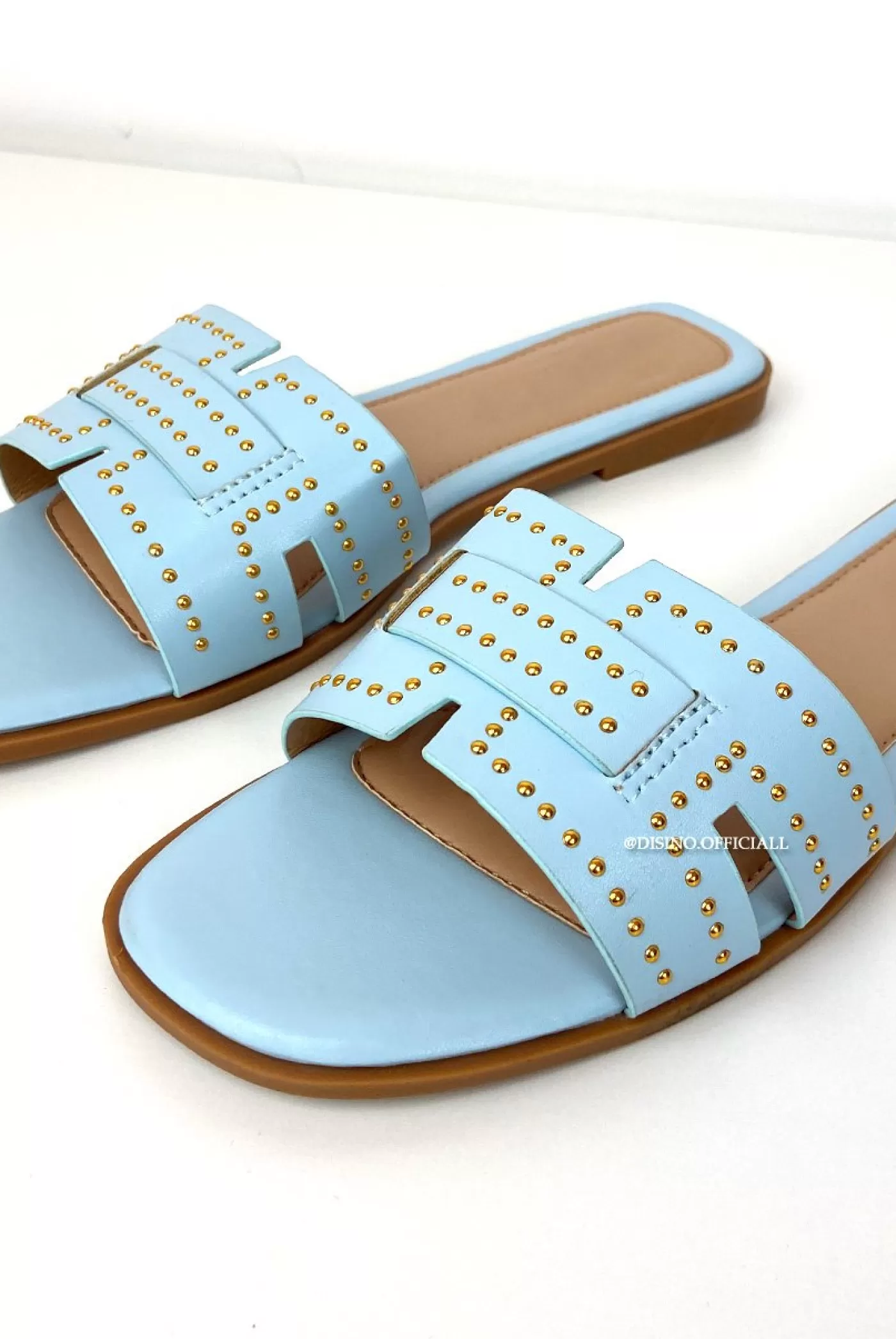 DISINO Light Blue - 'Harper Sliders' - Studs Inspired Slippers | Vrouw Sliders