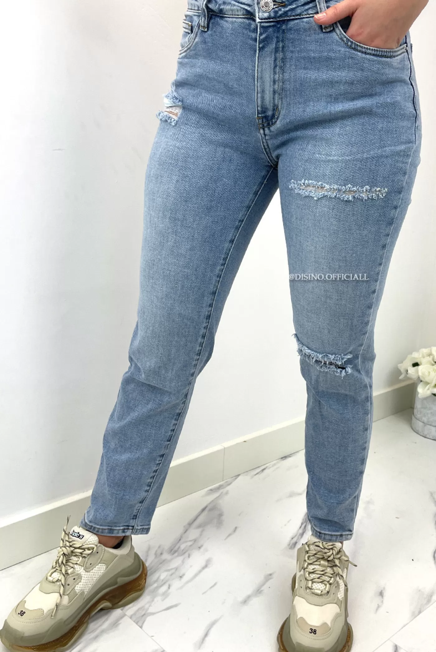 DISINO Light Blue - 'Jenny' - Stretch High Waist Ripped Mom Jeans - 940 | Vrouw Jeans