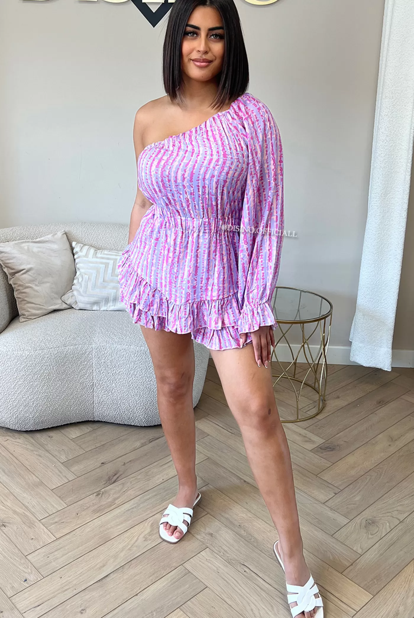 DISINO Lila - 'Nona Playshort' - Inspired Print One Arm Ruffle Playshort | Vrouw Jumpsuits & Playsuits