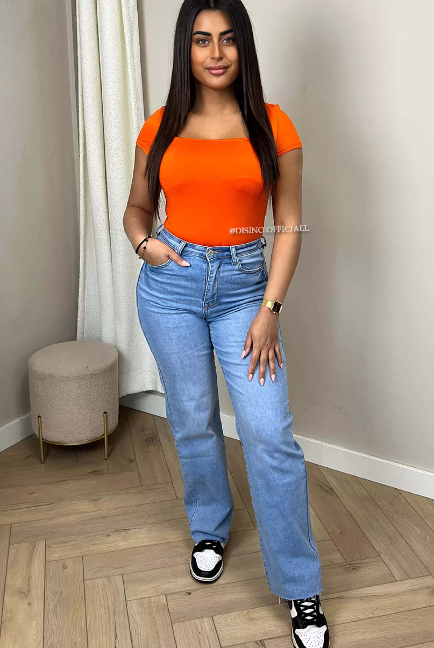 DISINO Orange - 'Short Nicole Square' - Perfect Fit Short Sleeve Top | Vrouw Tops