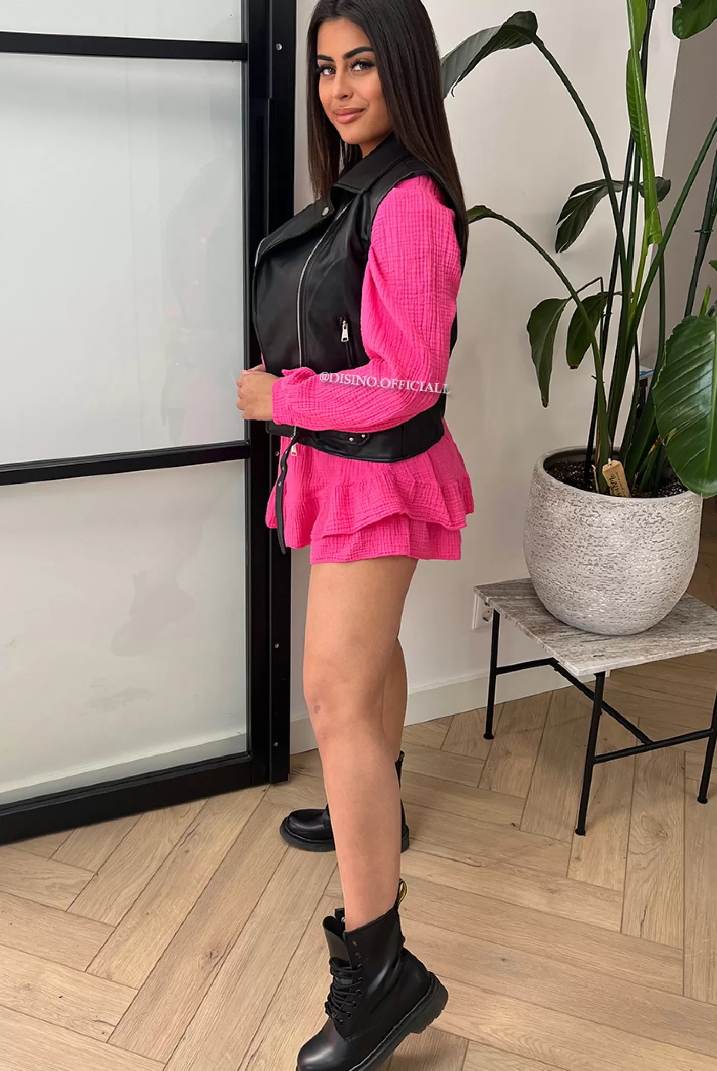 DISINO Pink - 'Arya Longsleeve Playshort' - Moesseline Waffle Cotton Ruffle Playshort | Vrouw Jumpsuits & Playsuits