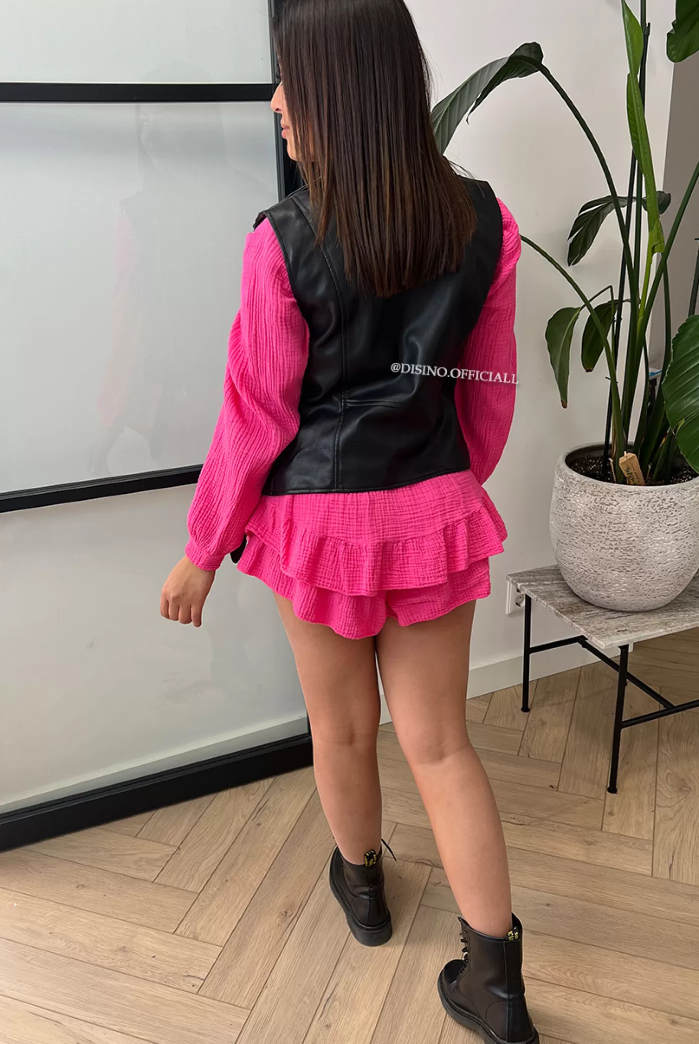 DISINO Pink - 'Arya Longsleeve Playshort' - Moesseline Waffle Cotton Ruffle Playshort | Vrouw Jumpsuits & Playsuits