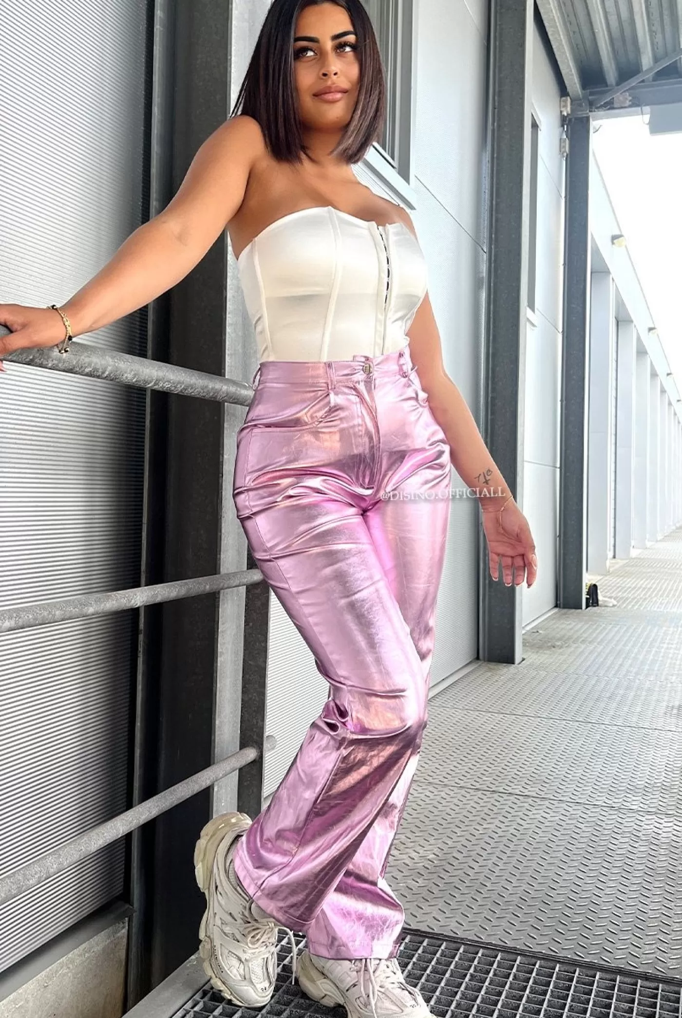 DISINO Pink - 'Selena Pants' - Inspired Metallic Straight Leg Pants | Vrouw Trousers & Pants