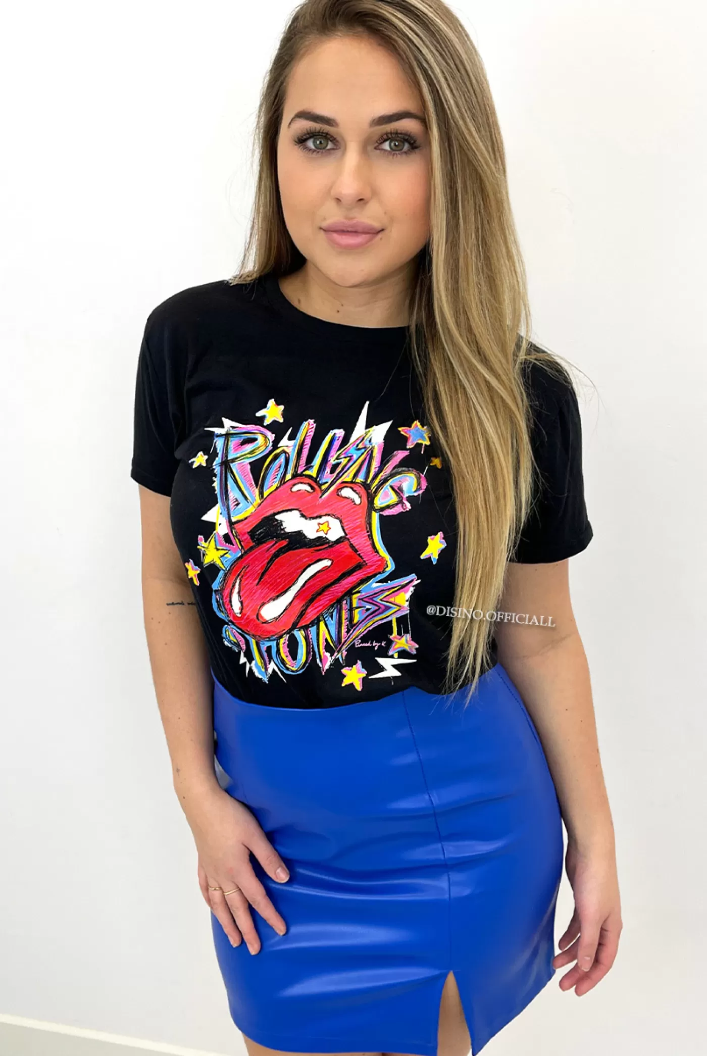 DISINO Pinned By K - Black - 'Rolling Stones' - Inspired Graphic Tee | Vrouw It-Shirts