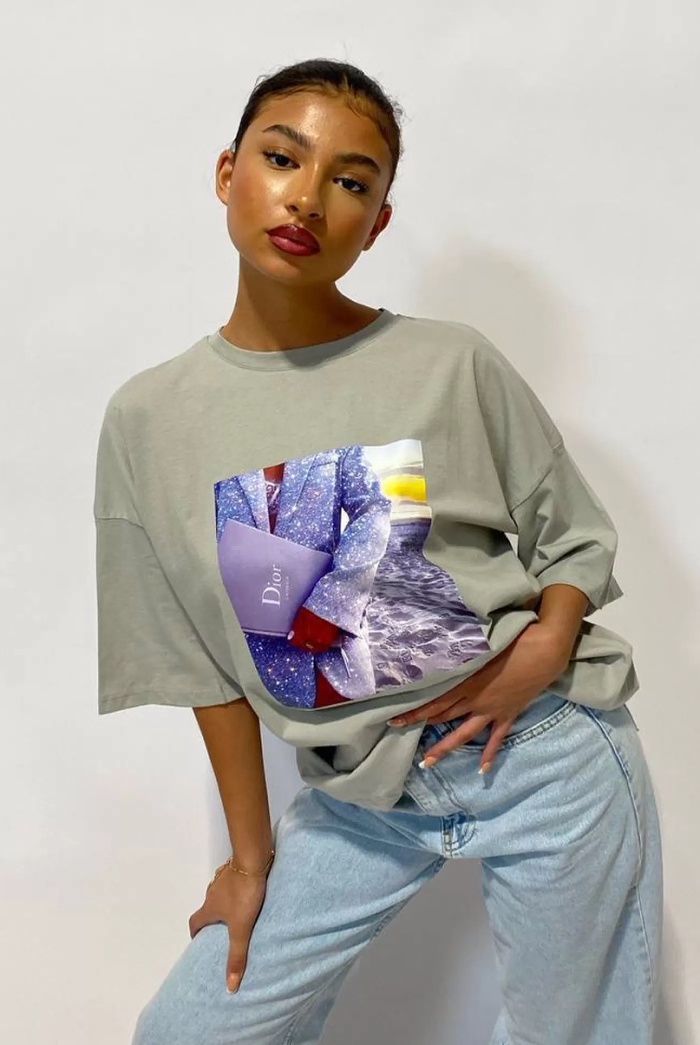 DISINO Taupegrey - 'D3' - Super Oversized Graphic Tee | Vrouw It-Shirts